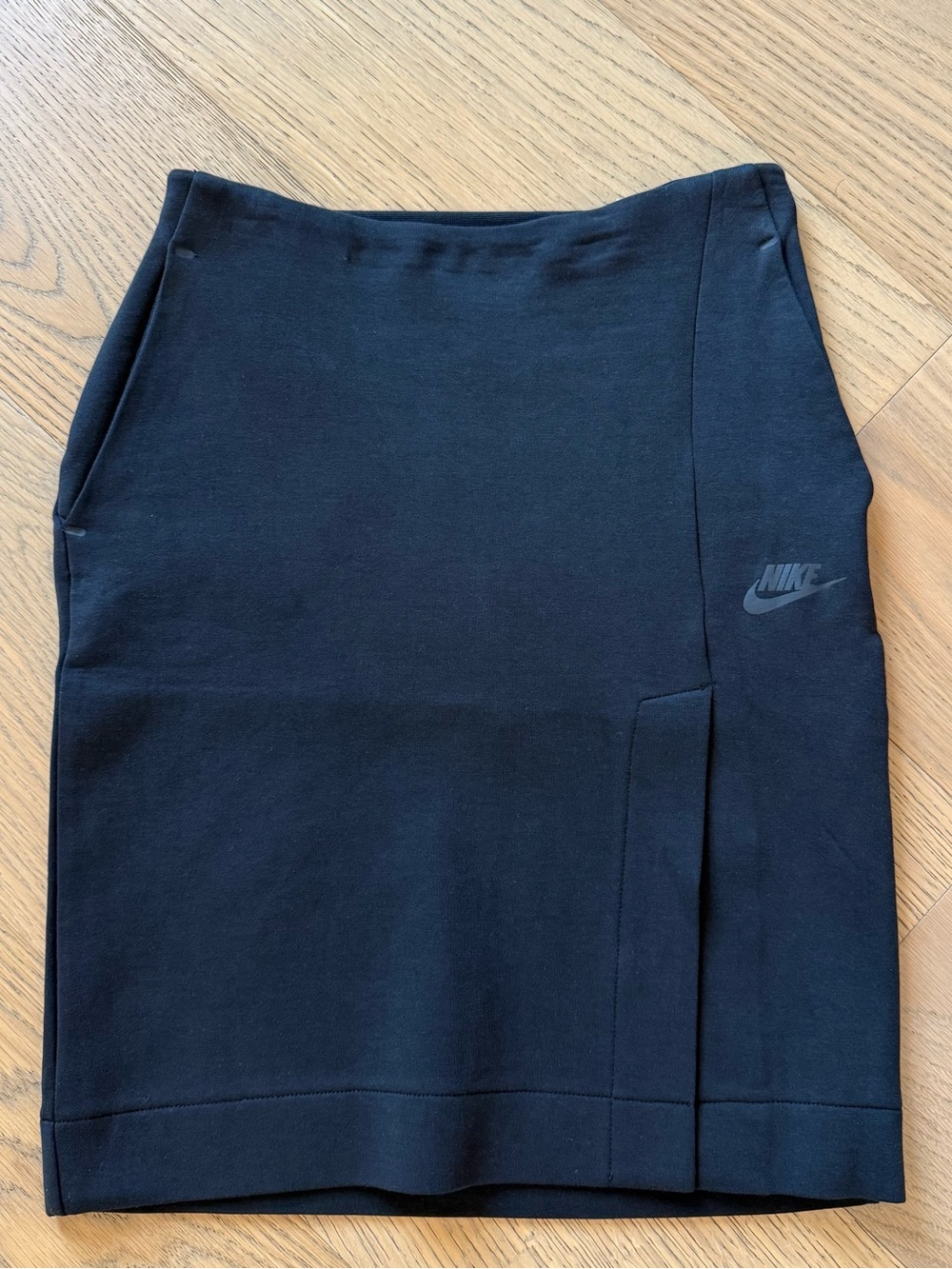 NWT Nike Women’s Black Straight Pencil Knee Length High Rise Skirt Slim Fit XS